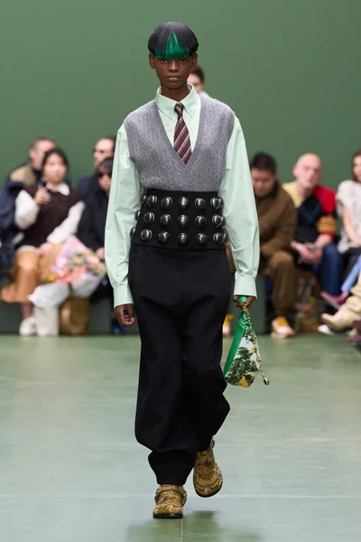 Look 48